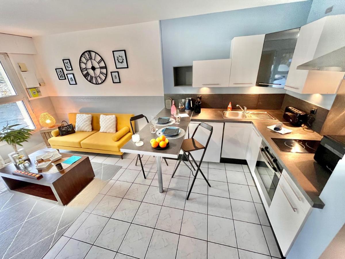 Charmant Duplex Proche De La Gare, Parking Gratuit Laval  Exterior photo